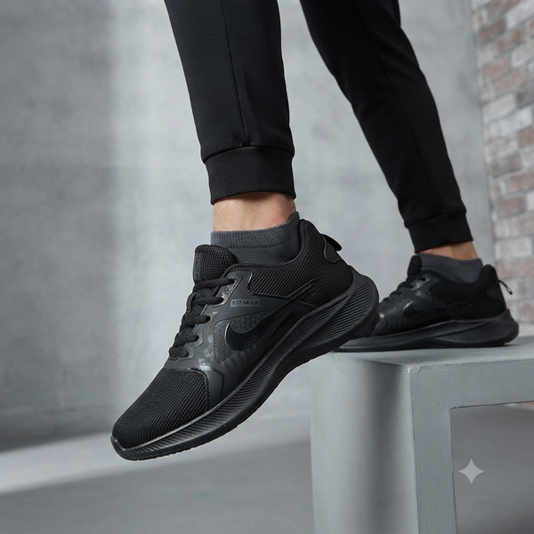 Ultra-Lightweight Sportswear Running Shoes – Sleek Black Design