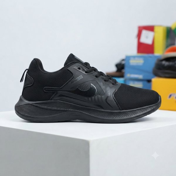 Ultra-Lightweight Sportswear Running Shoes – Sleek Black Design
